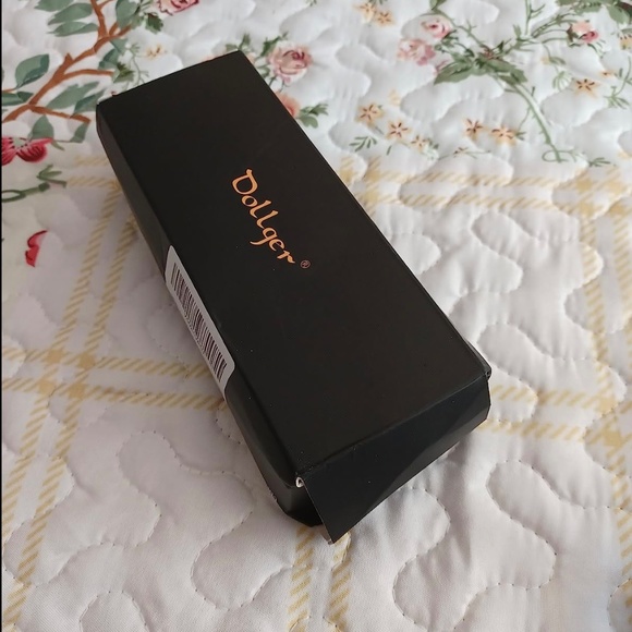 Neiman Marcus Luxury Golden Bee Sunglasses - Picture 4 of 6